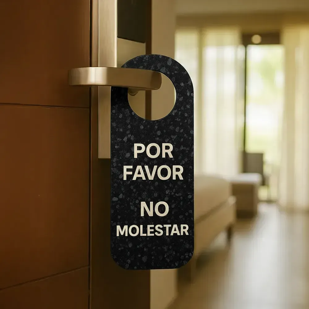 Colgante No Molestar de plástico reciclado para hotel